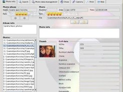 Displaying information window for photos.