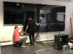 DIY Video Wall 12 screens for €4000 only!