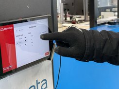 Drivers self-register at the digital desk, front desk staff can focus on key tasks instead of administration, warehouse workers have visibility on the tasks at hand. A coordinated approach reduces stress levels and facilitates execution for all involved in the process. 