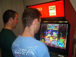 Real arcade cabinet with PIAPARA and PIAPARA LiveCD gameplay