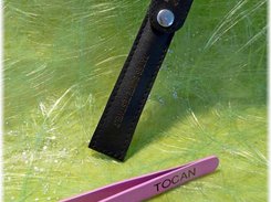 Tocan Tweezer ~ auf dem Weg zur perfekten Augenbrauenpinzette von Tanja Kucharzewski ist lizenziert unter einer Creative Commons Namensnennung 4.0 International Lizenz. http://www.tatis-buntetestwelt.de/2015/09/tocan-tweezer-augenbrauenpinzette.html