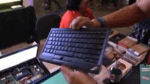 Bunnie Huang Shows Off His Open Source Laptop (Video)