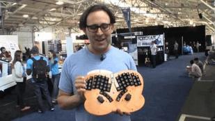 A Warm-Feeling Wooden Keyboard (Video)