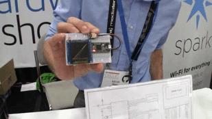 A Credit Card-Sized, Arduino-Based Game Device (Video)